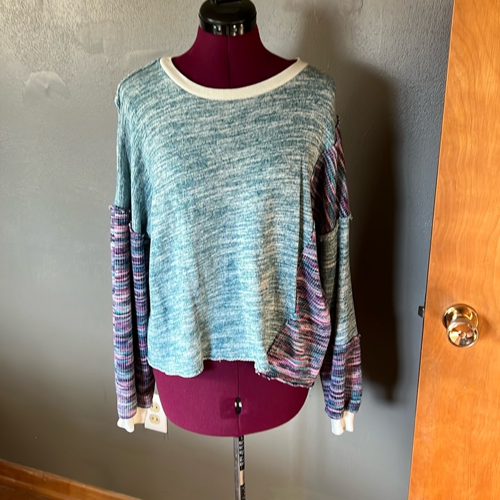 Easel size small  lightweight sweater blue and purple  color